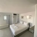 Mykonos 1001 *